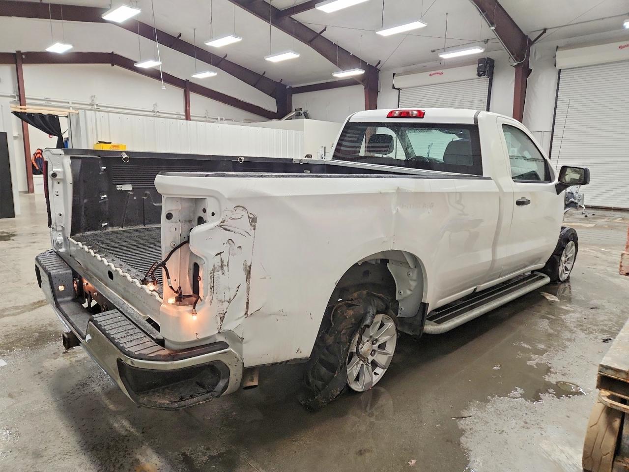 2024 CHEVROLET SILVERADO C1500 photo 3