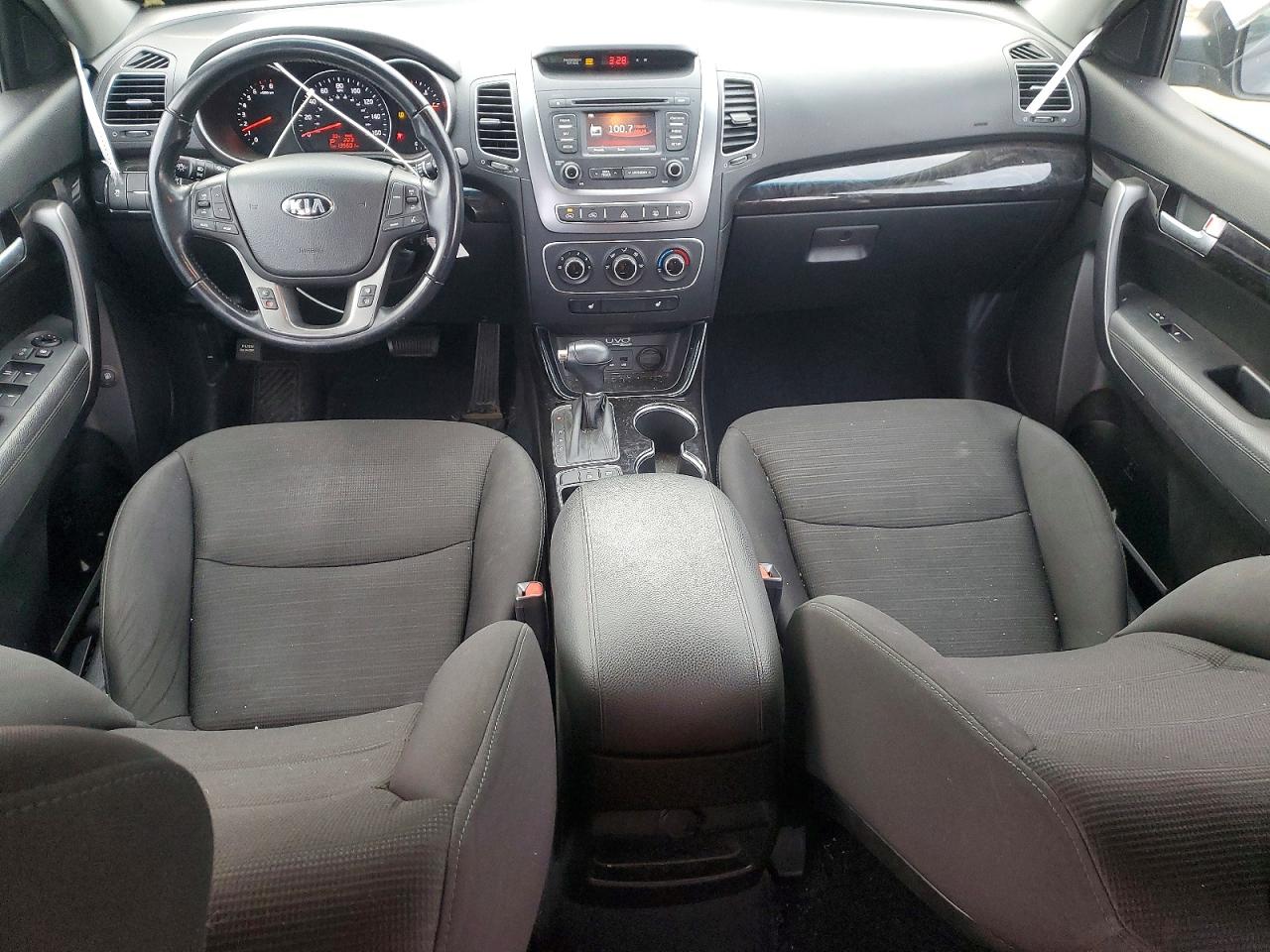 2015 KIA SORENTO LX photo 22