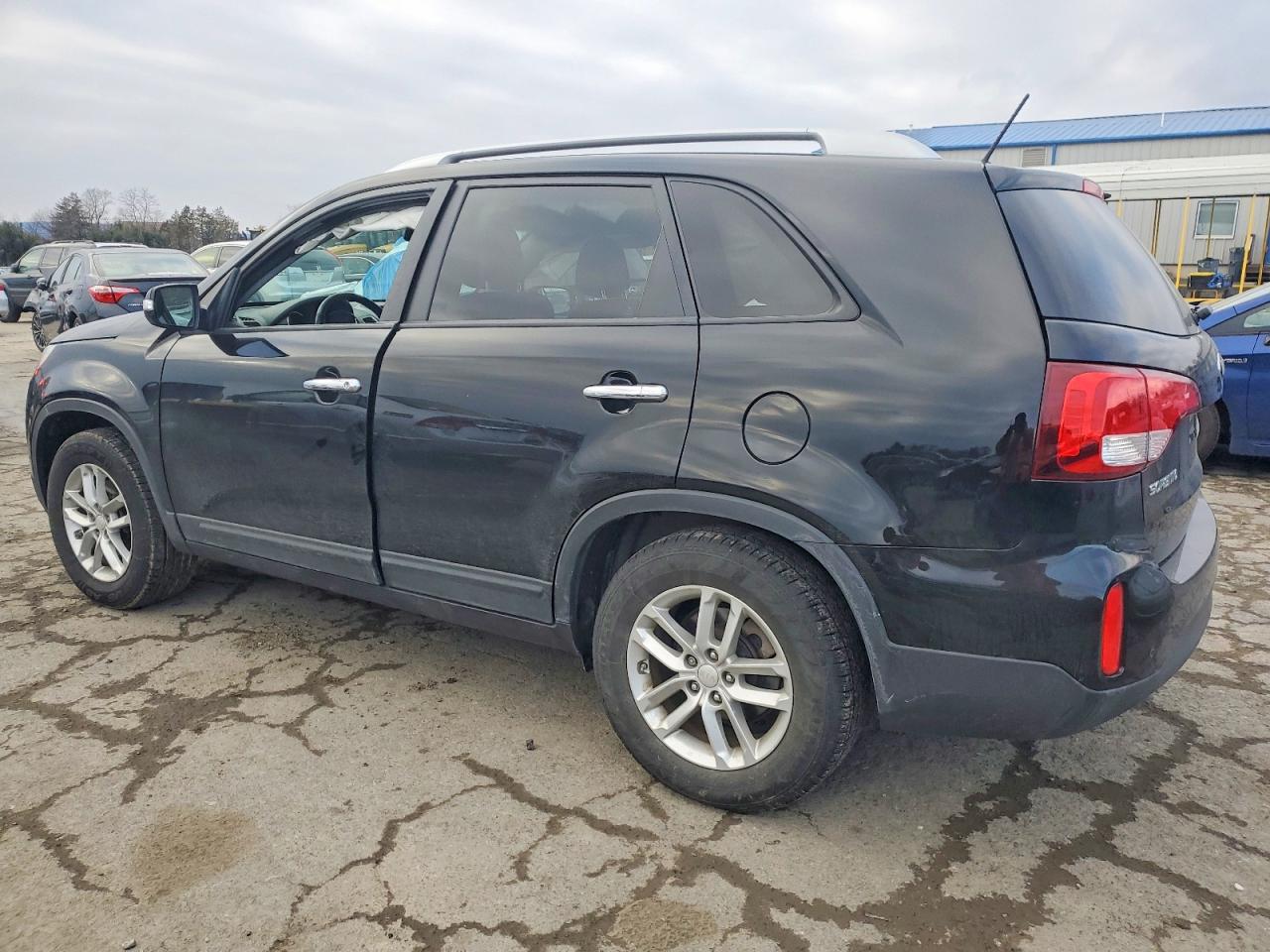 2015 KIA SORENTO LX photo 4