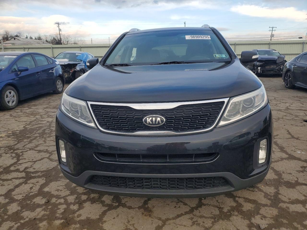 2015 KIA SORENTO LX photo 13