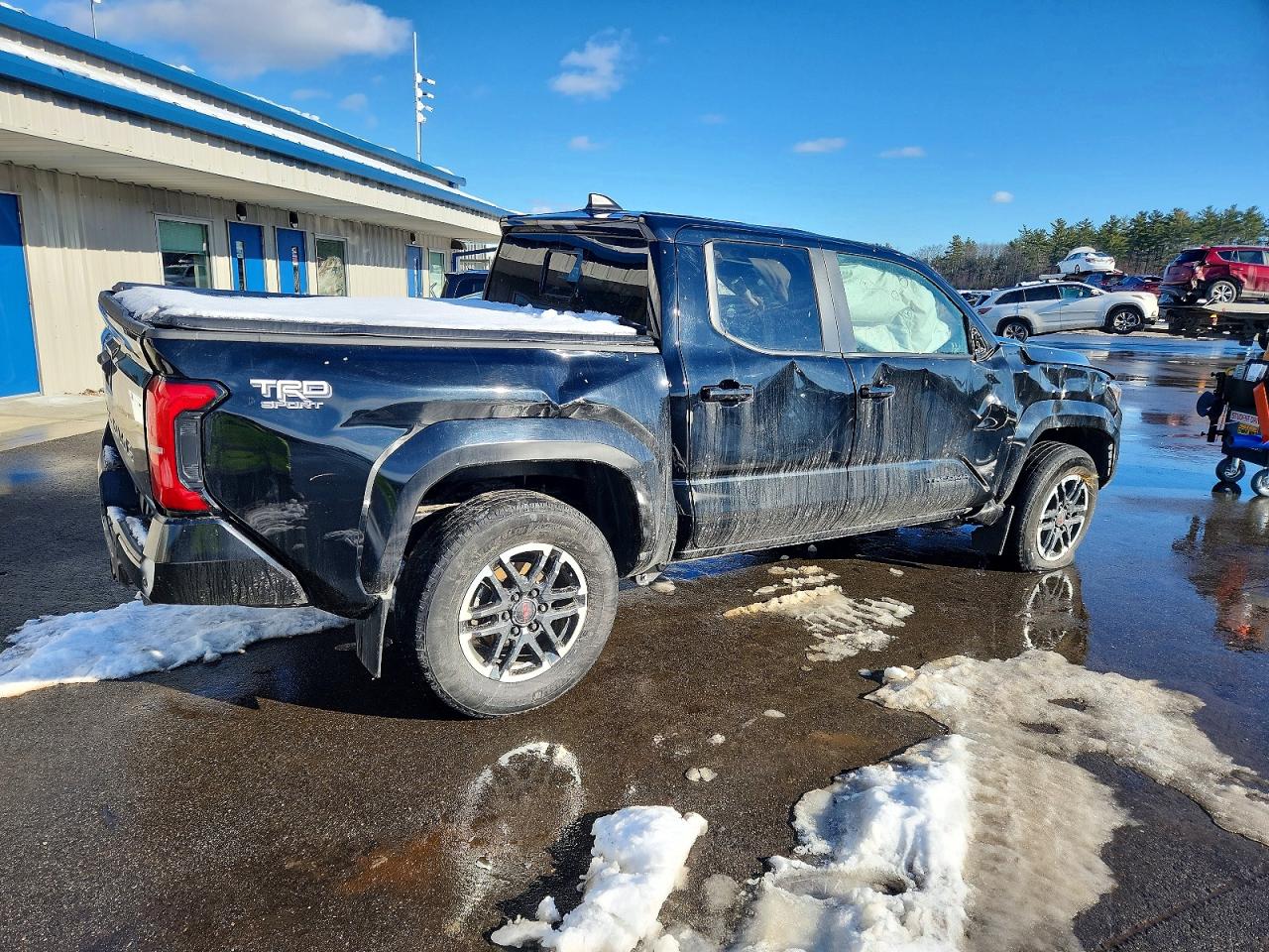 2024 TOYOTA TACOMA DOUBLE CAB photo 3