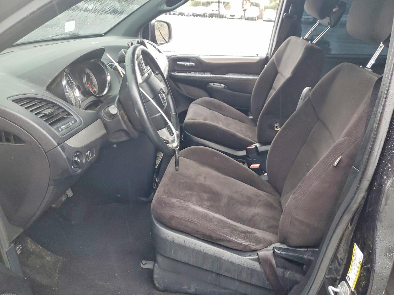 2015 DODGE GRAND CARAVAN SE photo 13