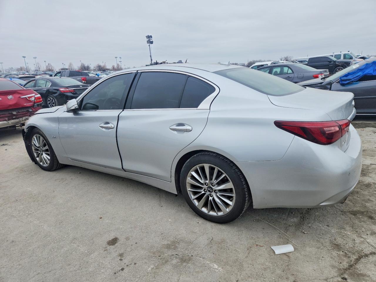 2018 INFINITI Q50 LUXE photo 2