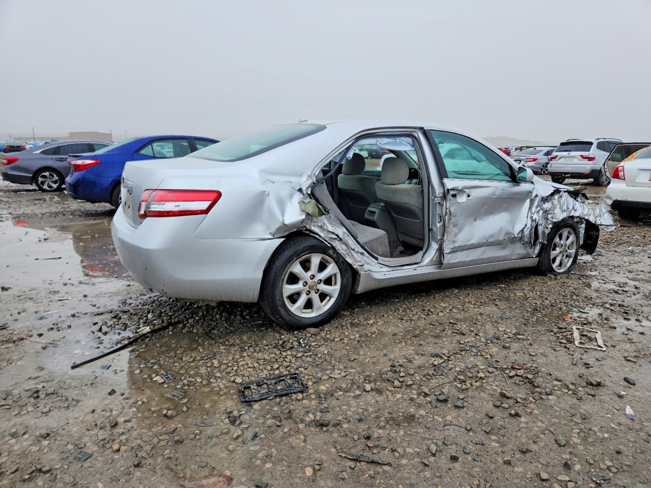 2010 TOYOTA CAMRY photo 7