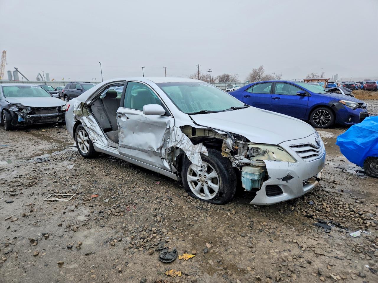 2010 TOYOTA CAMRY photo 10