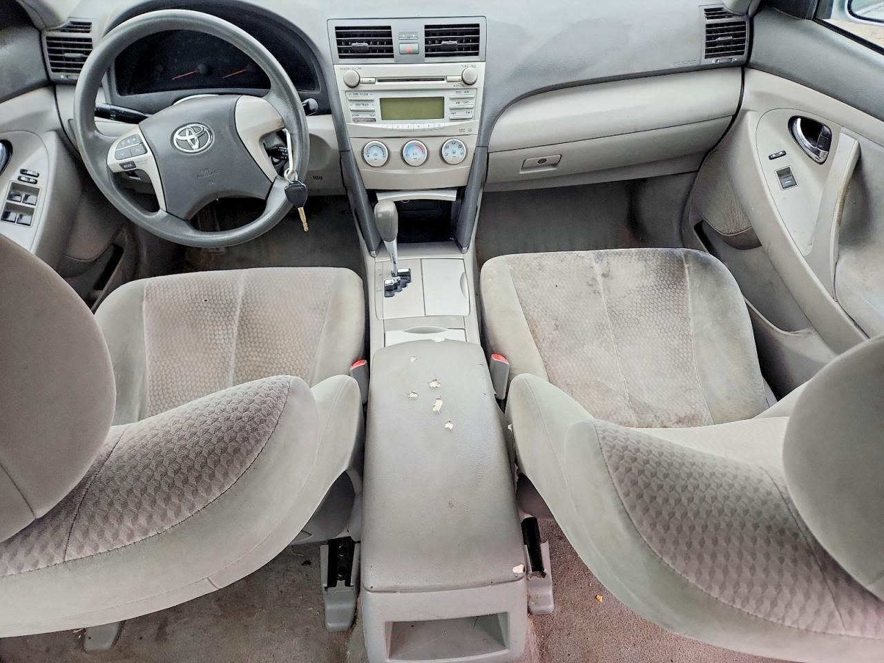2010 TOYOTA CAMRY photo 22