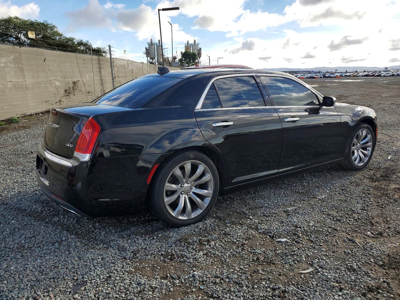 2018 CHRYSLER 300 LIMITED photo 3