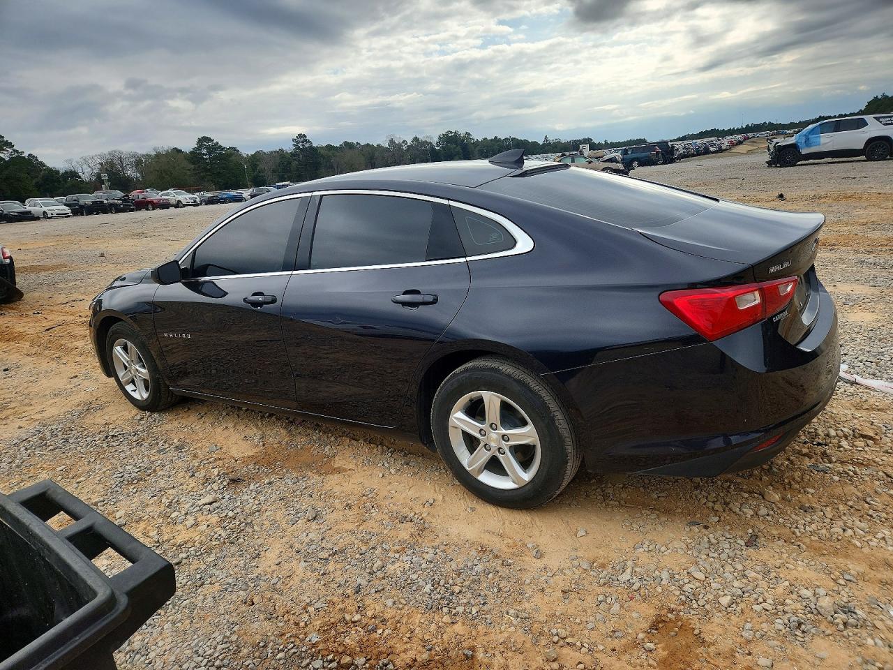 2022 CHEVROLET MALIBU LS photo 2
