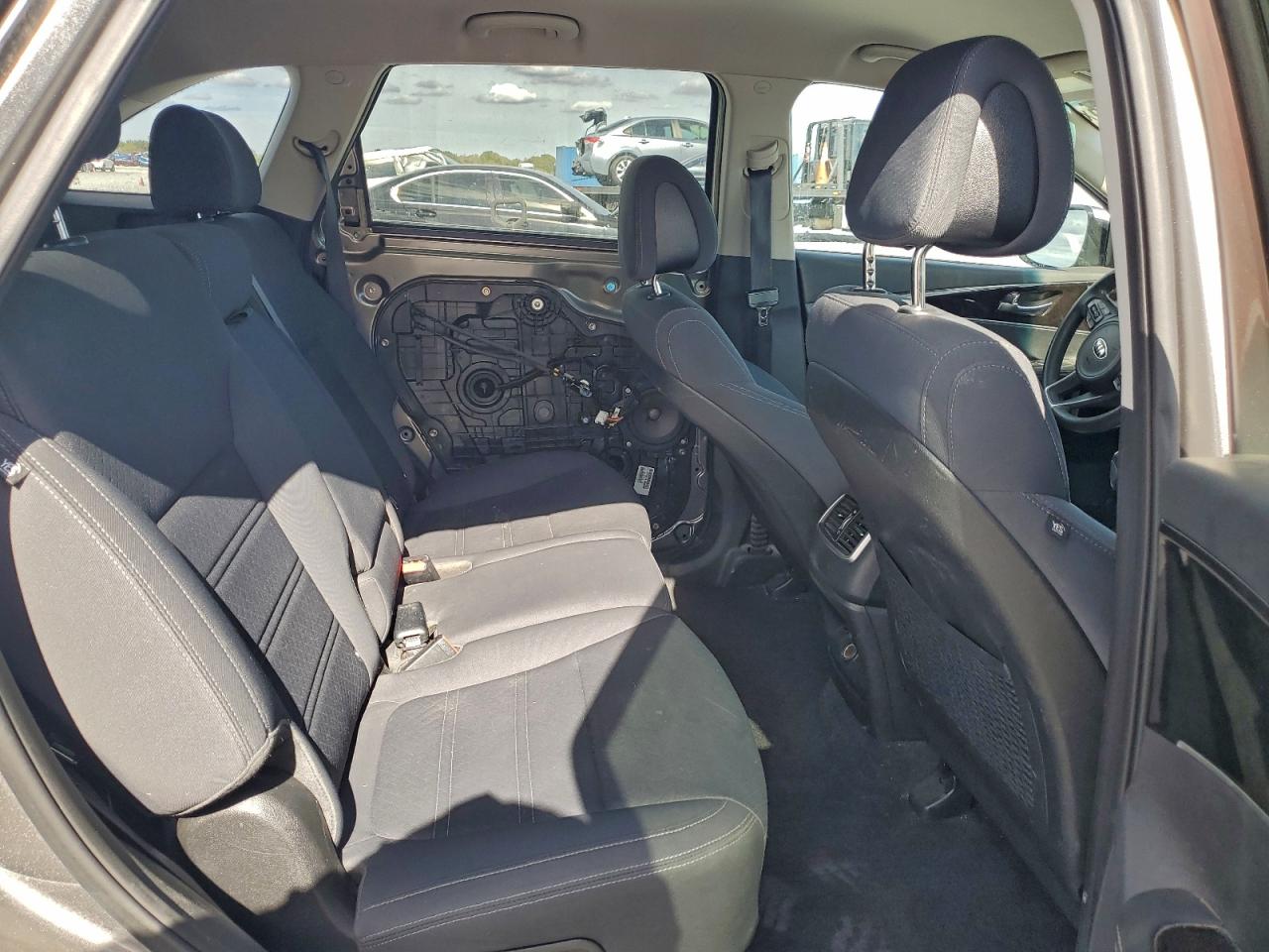 2016 KIA SORENTO LX photo 10
