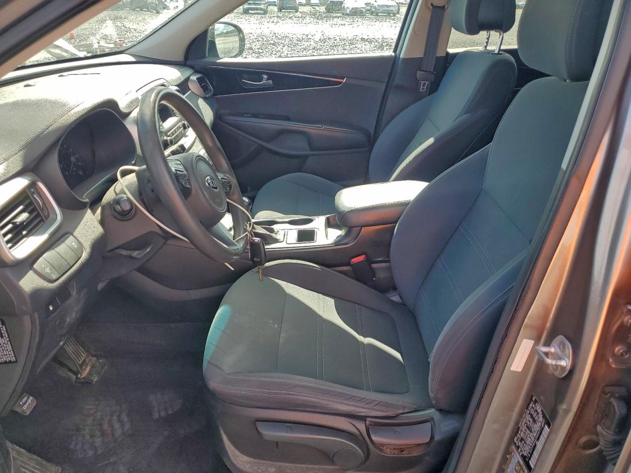 2016 KIA SORENTO LX photo 7