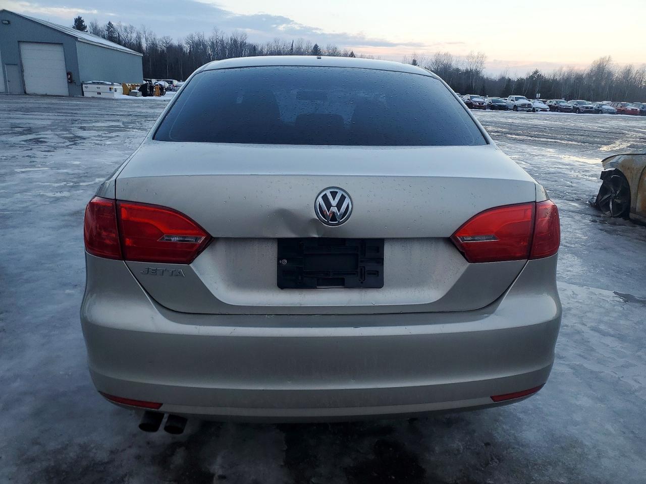 2012 VOLKSWAGEN JETTA BASE photo 6