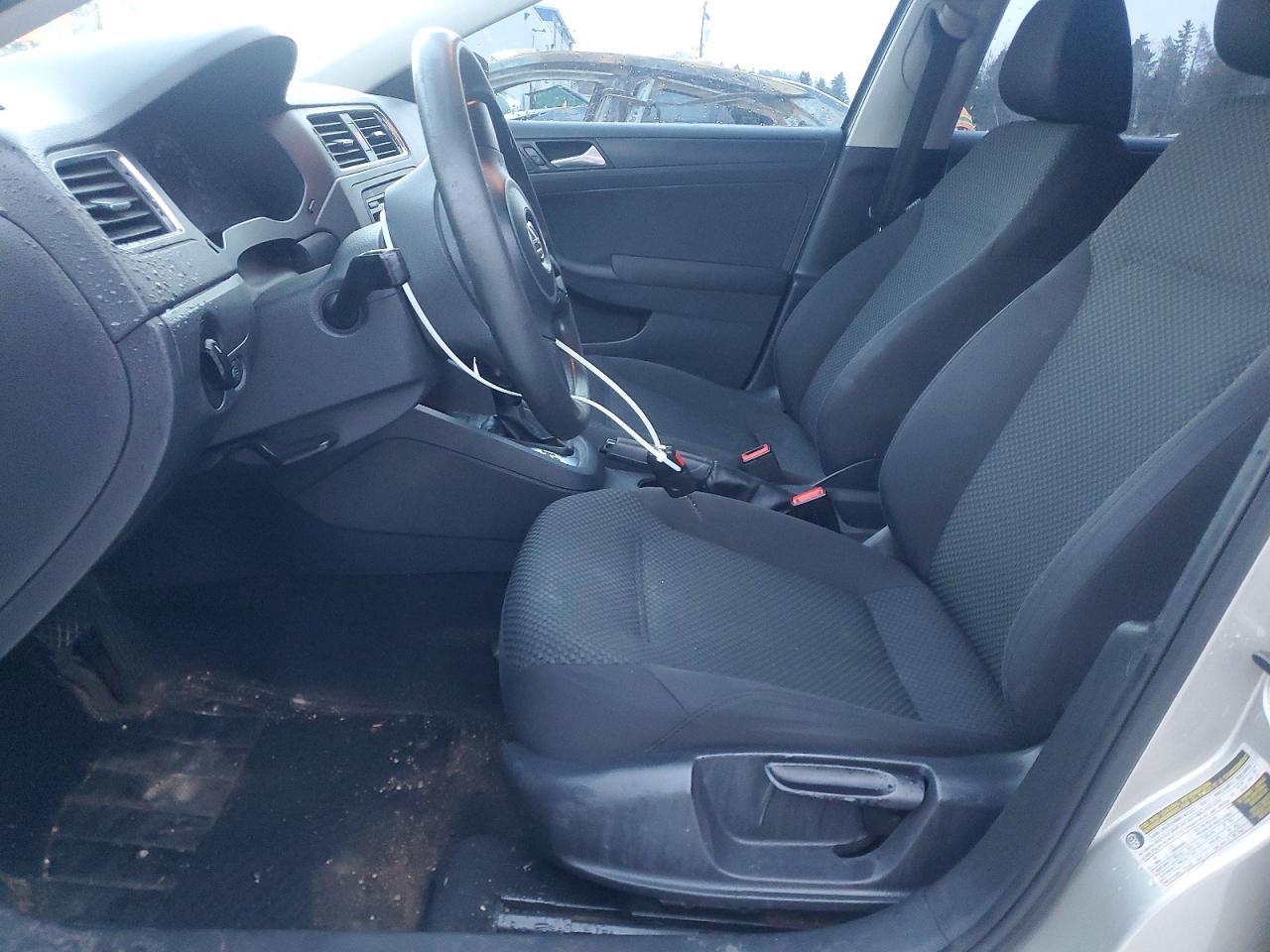 2012 VOLKSWAGEN JETTA BASE photo 7