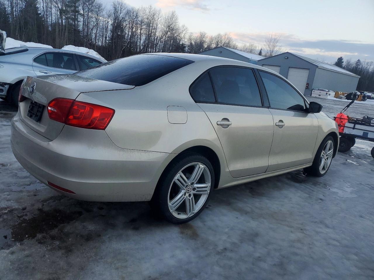 2012 VOLKSWAGEN JETTA BASE photo 3