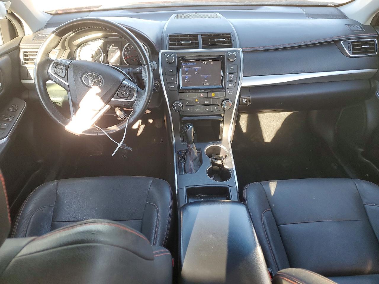 2017 TOYOTA CAMRY LE photo 22