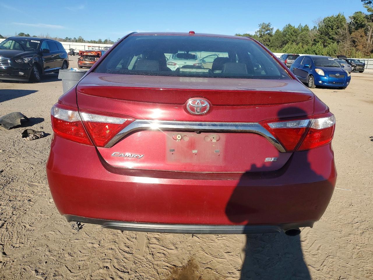 2017 TOYOTA CAMRY LE photo 16