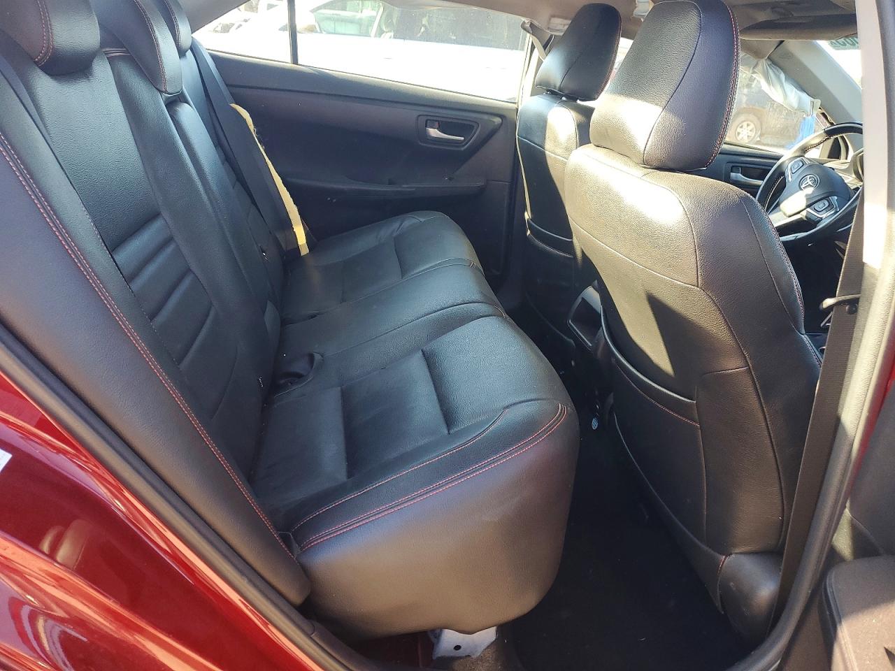 2017 TOYOTA CAMRY LE photo 28