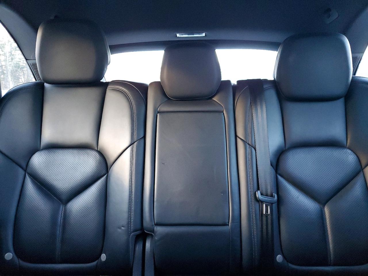 2016 PORSCHE CAYENNE photo 10