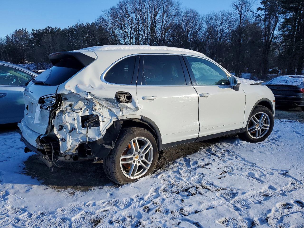 2016 PORSCHE CAYENNE photo 3