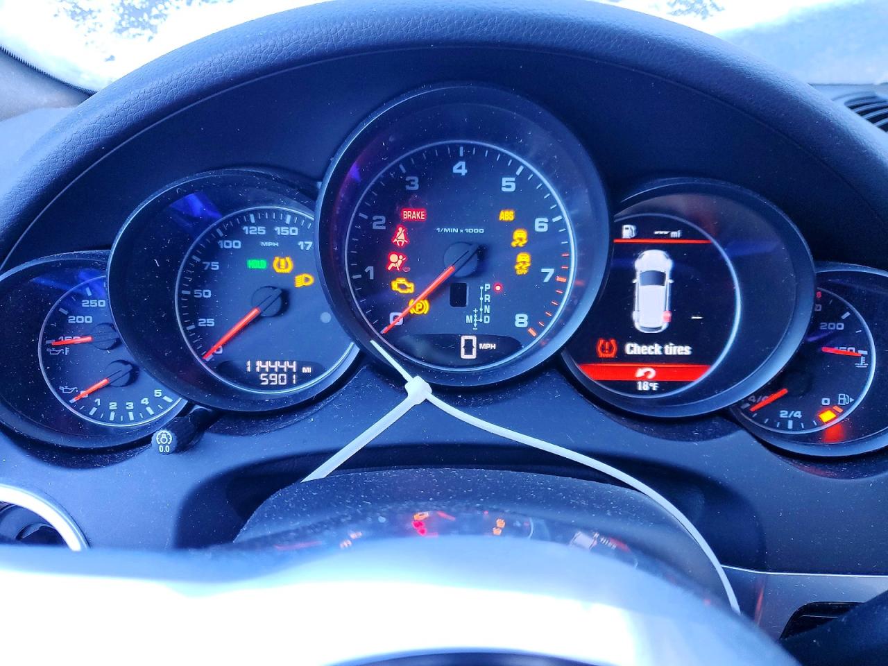 2016 PORSCHE CAYENNE photo 9