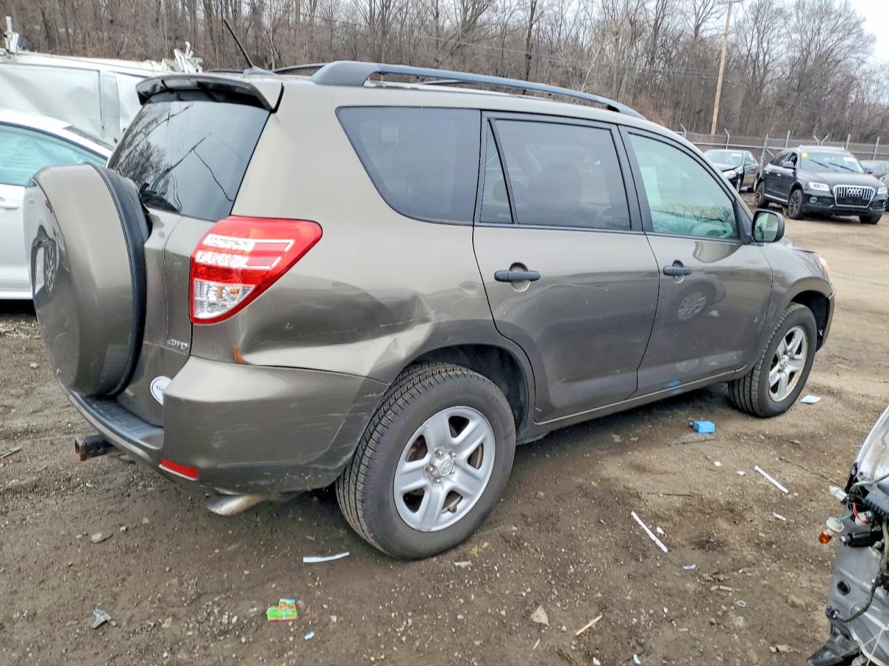 2010 TOYOTA RAV4 photo 3