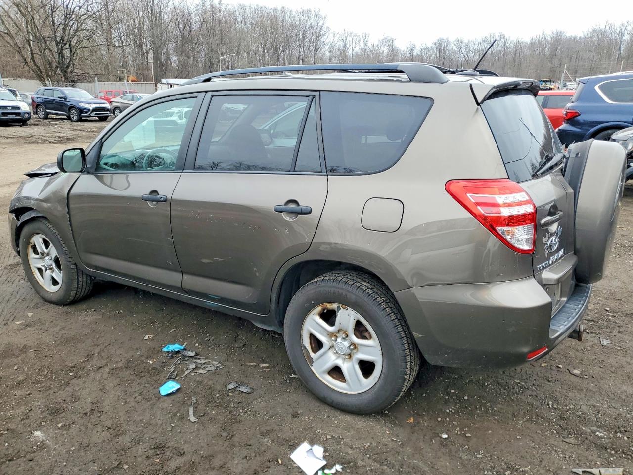 2010 TOYOTA RAV4 photo 2