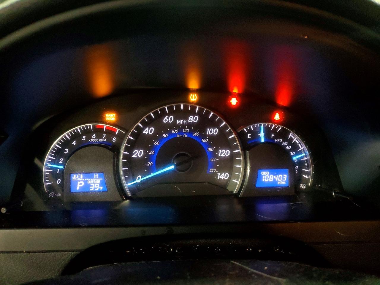 2014 TOYOTA CAMRY XLE photo 9