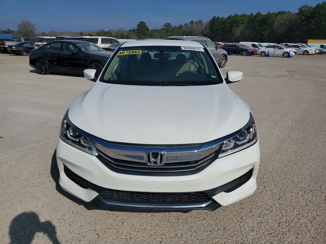 2016 HONDA ACCORD LX photo 5