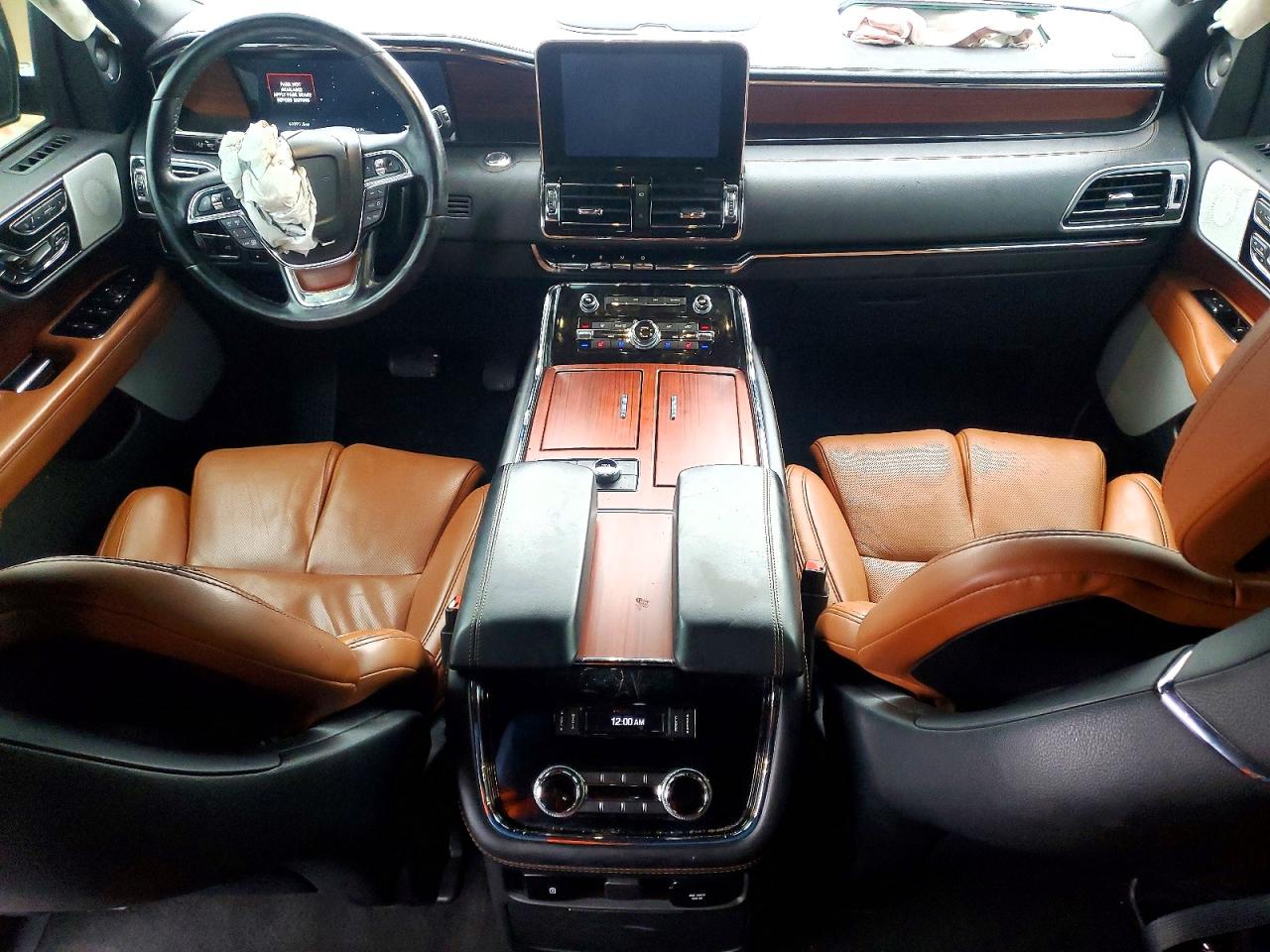 2021 LINCOLN NAVIGATOR L RESERVE photo 8