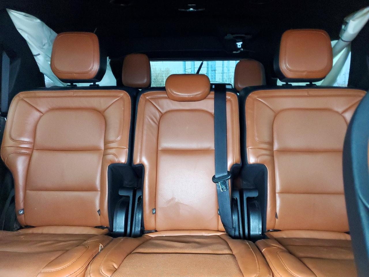 2021 LINCOLN NAVIGATOR L RESERVE photo 10