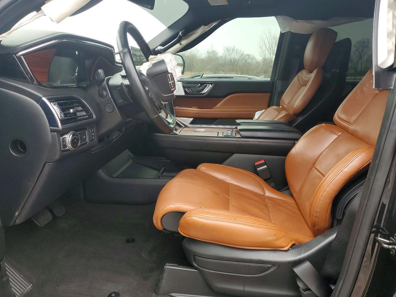 2021 LINCOLN NAVIGATOR L RESERVE photo 7