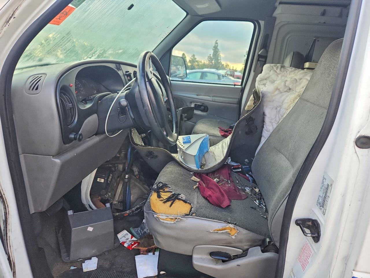 1998 FORD ECONOLINE E250 VAN photo 7