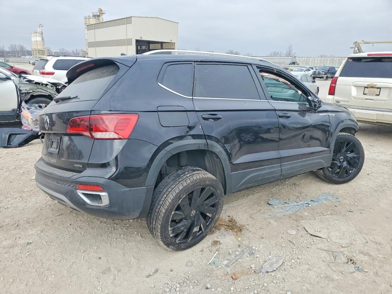 2024 VOLKSWAGEN TAOS SE photo 3