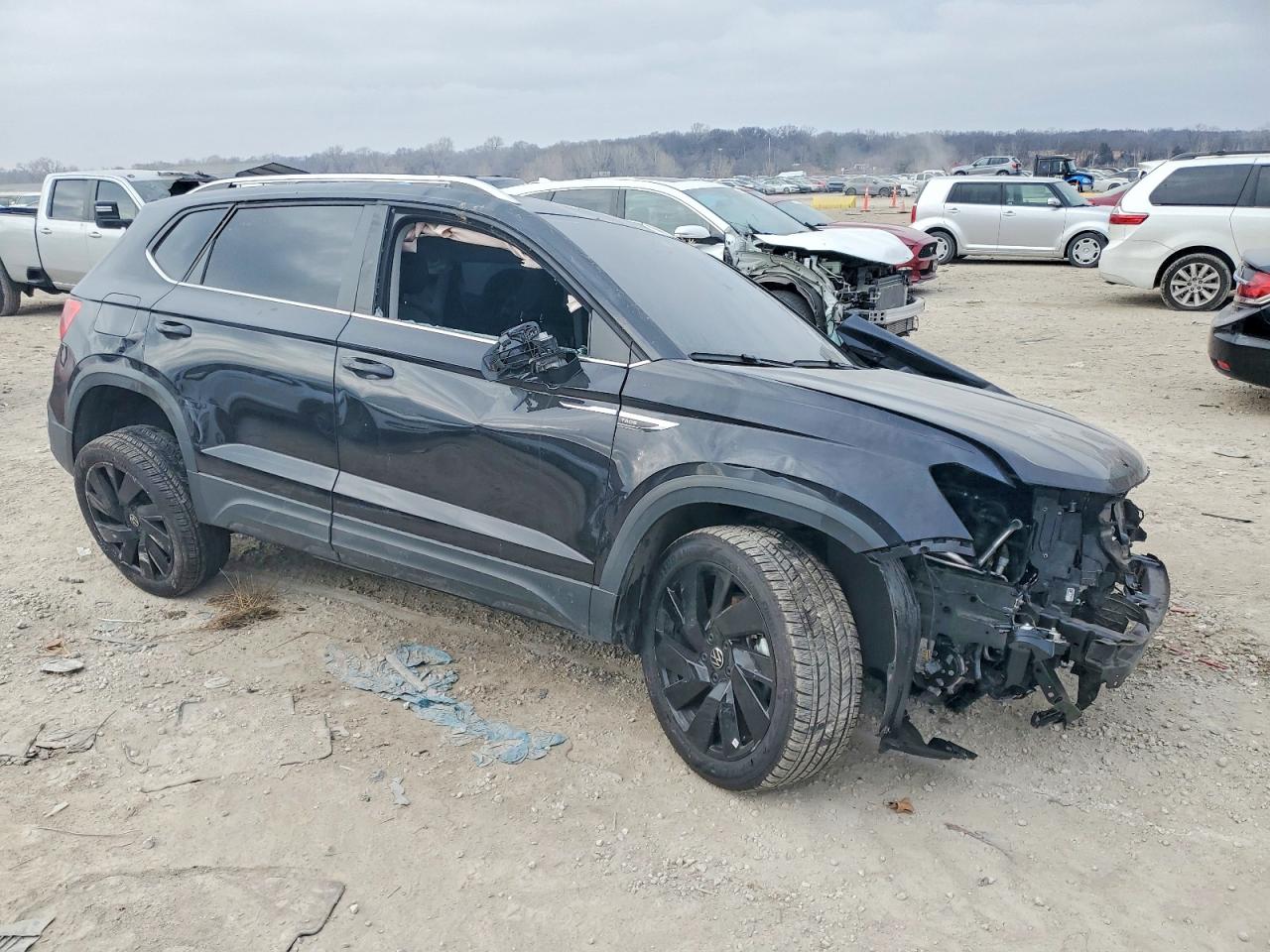 2024 VOLKSWAGEN TAOS SE photo 4