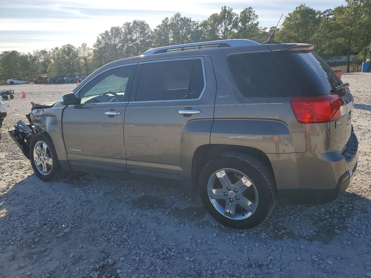 2012 GMC TERRAIN SLT photo 2