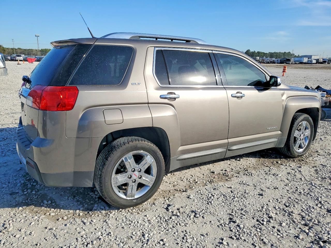 2012 GMC TERRAIN SLT photo 3