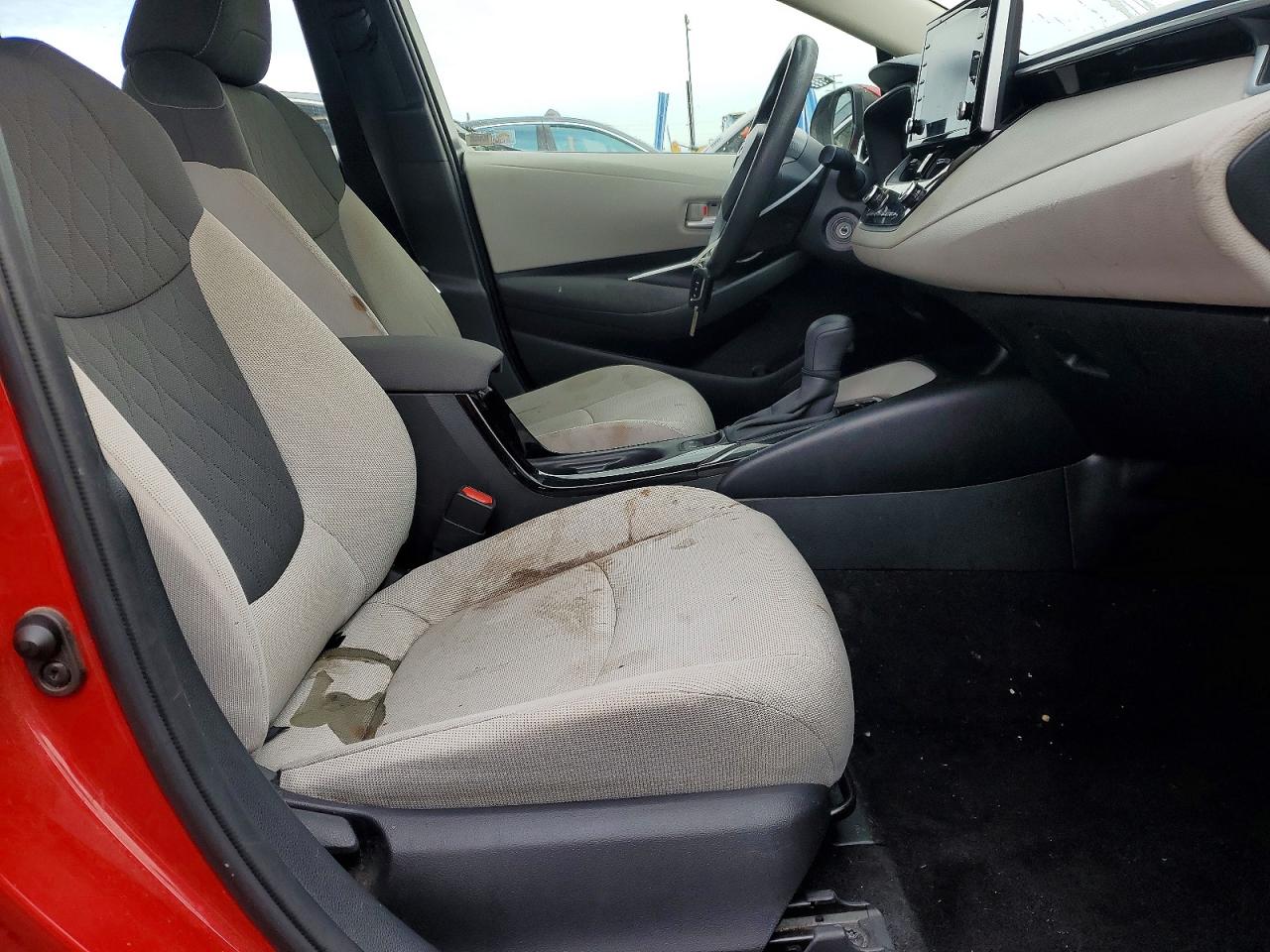 2020 TOYOTA COROLLA LE photo 13