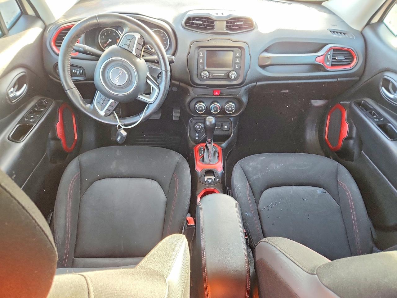 2017 JEEP RENEGADE TRAILHAWK photo 8