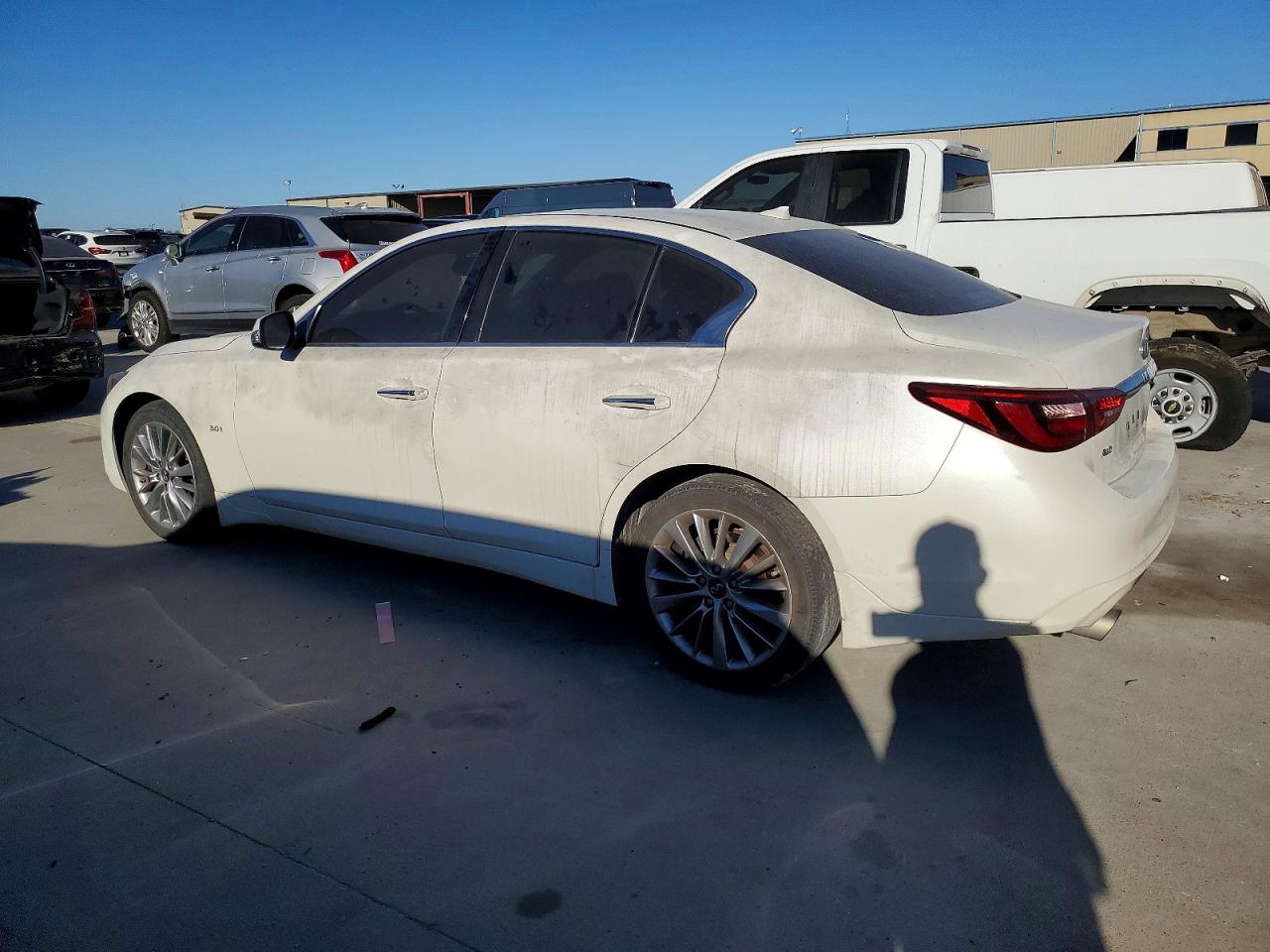 2018 INFINITI Q50 LUXE photo 2