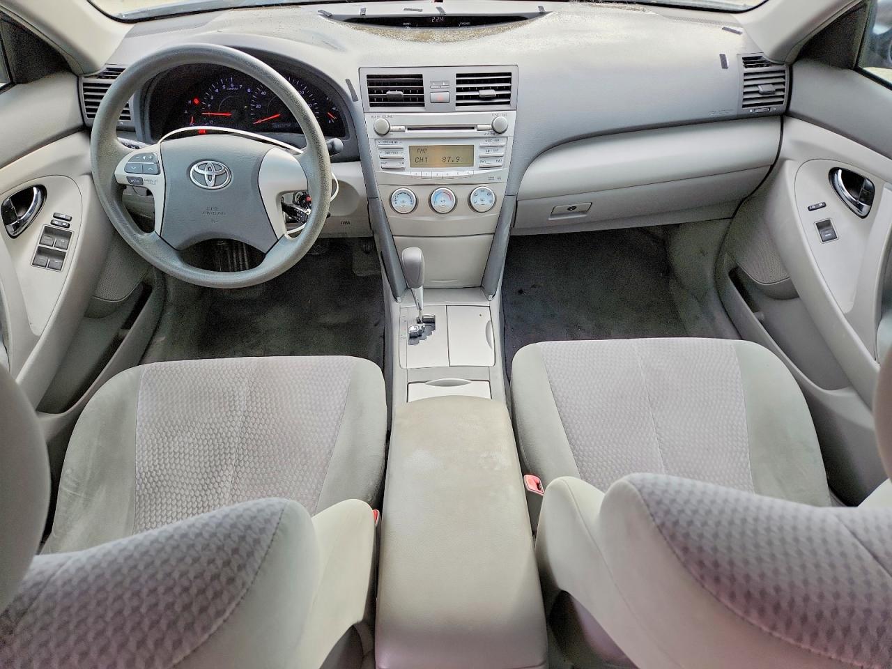 2011 TOYOTA CAMRY BASE photo 8