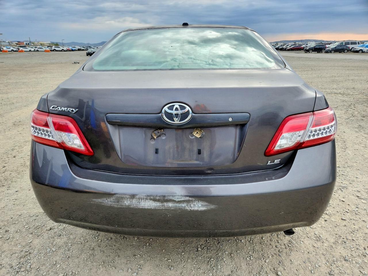 2011 TOYOTA CAMRY BASE photo 6