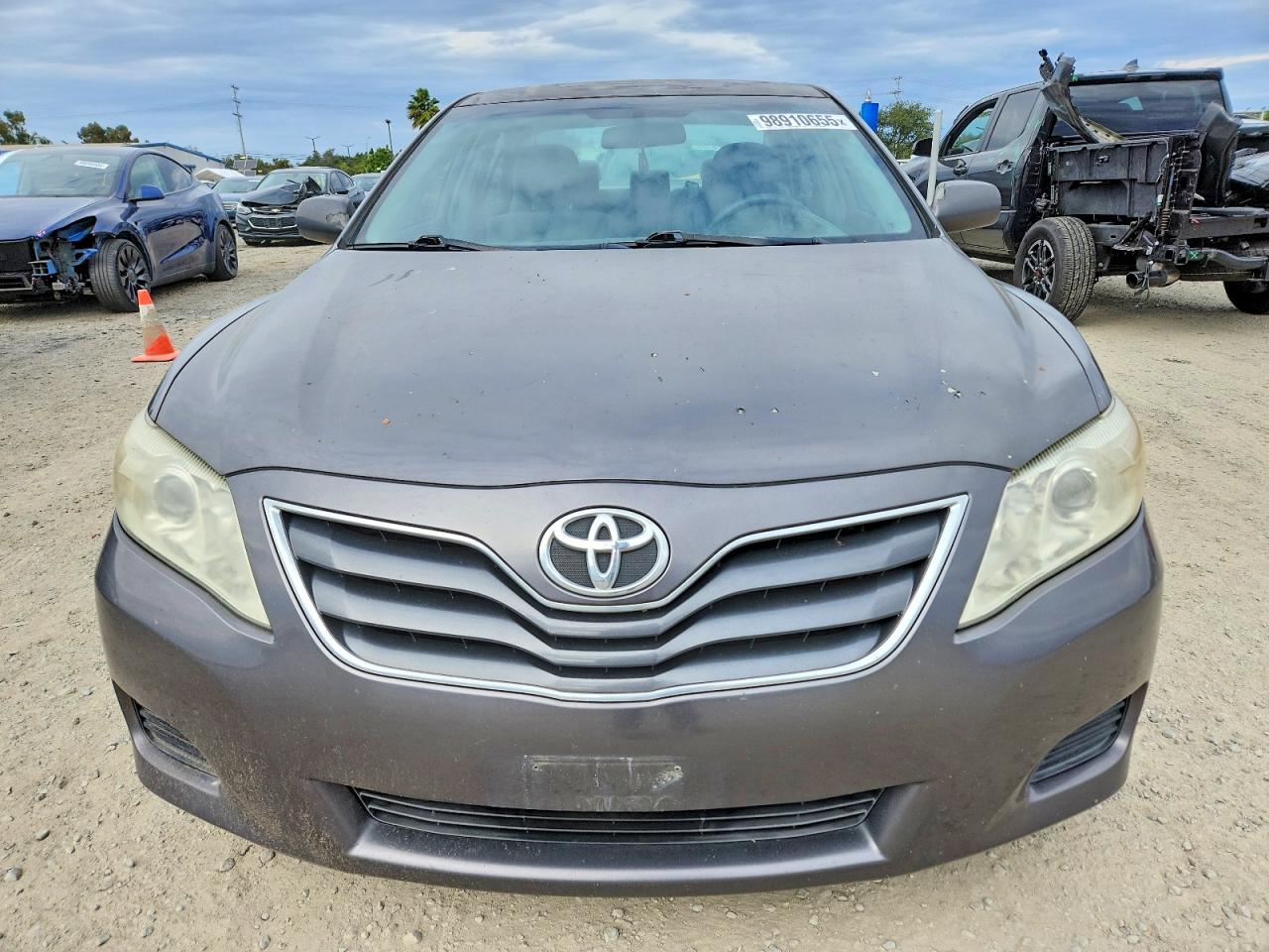 2011 TOYOTA CAMRY BASE photo 5