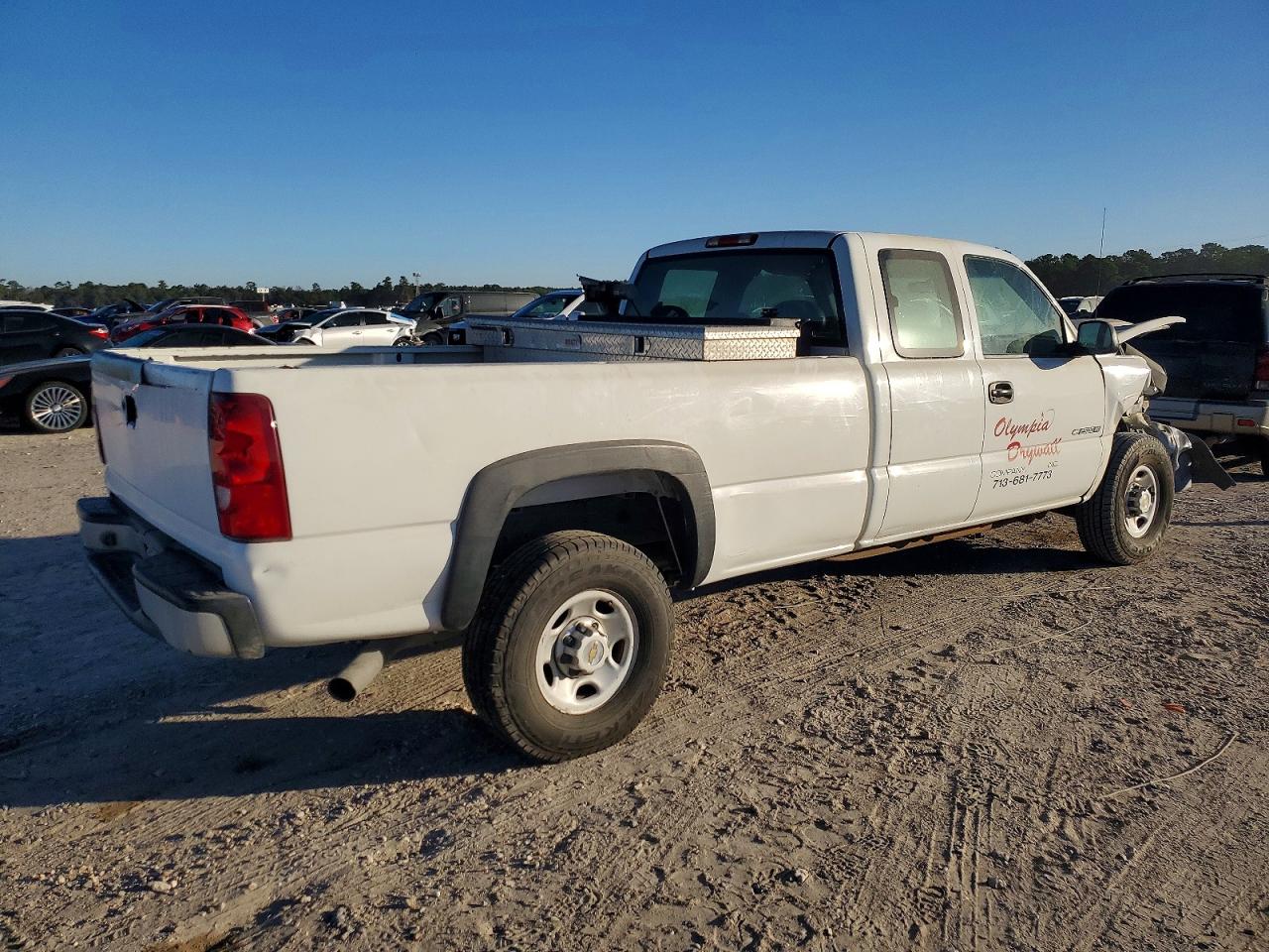2003 CHEVROLET SILVERADO C2500 HEAVY DUTY photo 3