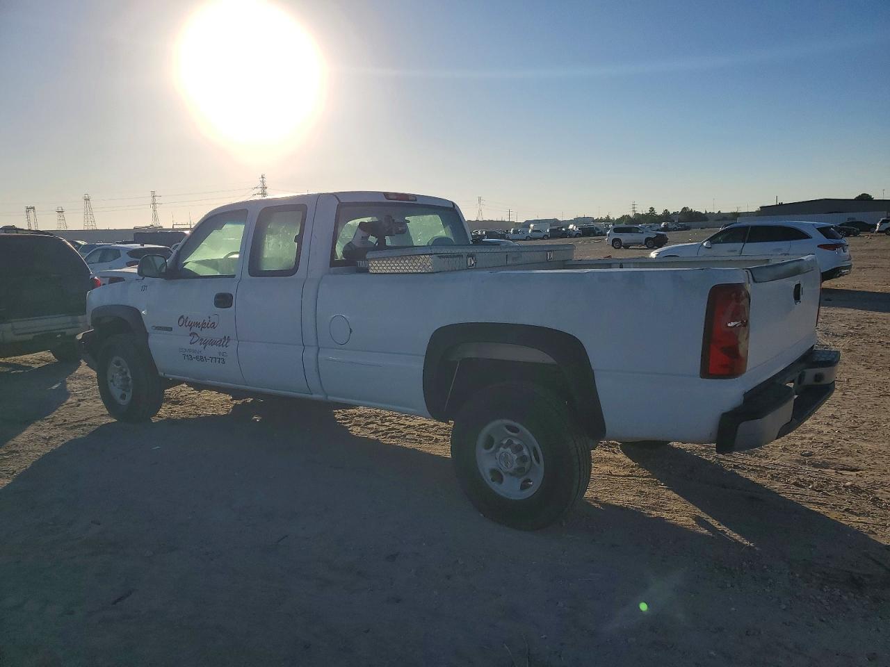 2003 CHEVROLET SILVERADO C2500 HEAVY DUTY photo 2