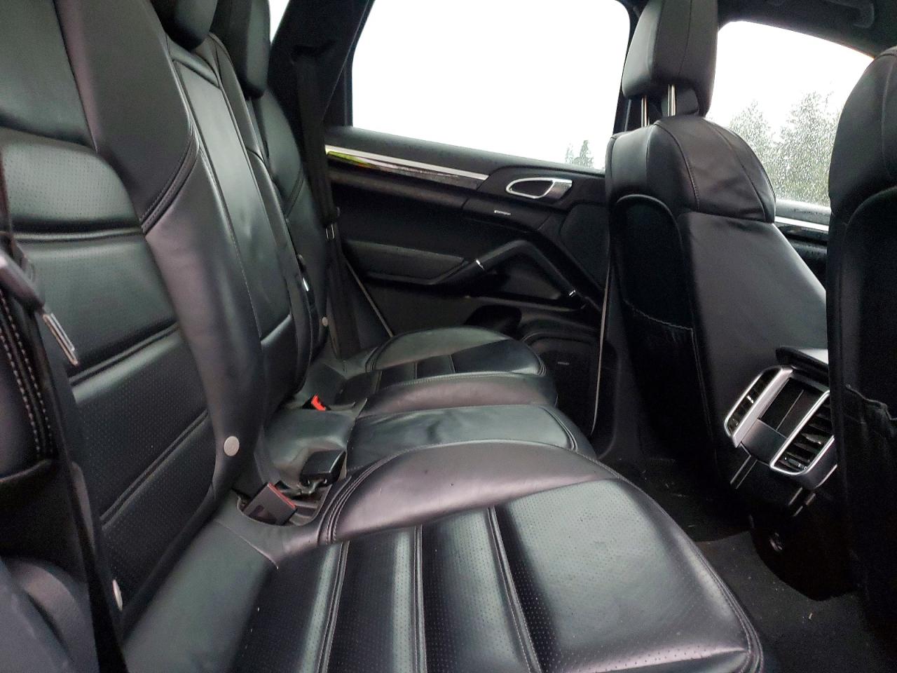 2017 PORSCHE CAYENNE photo 11