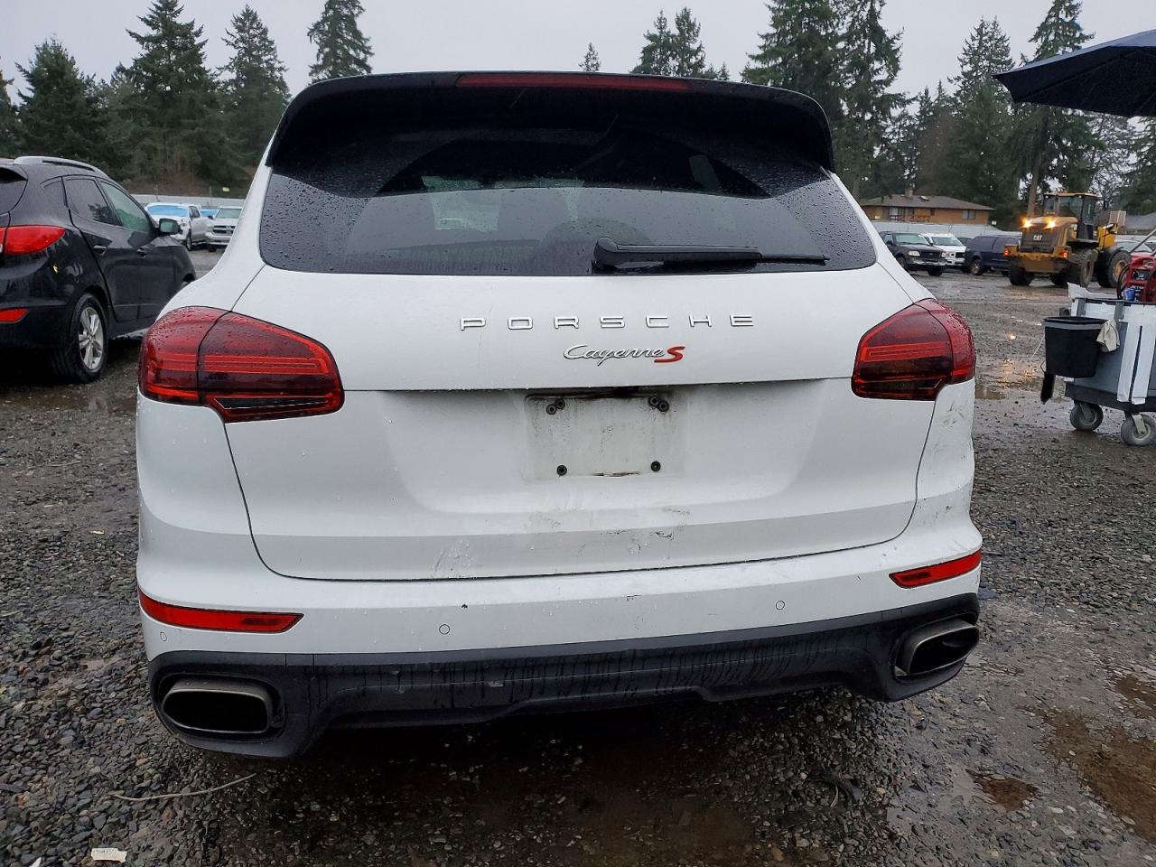 2017 PORSCHE CAYENNE photo 6