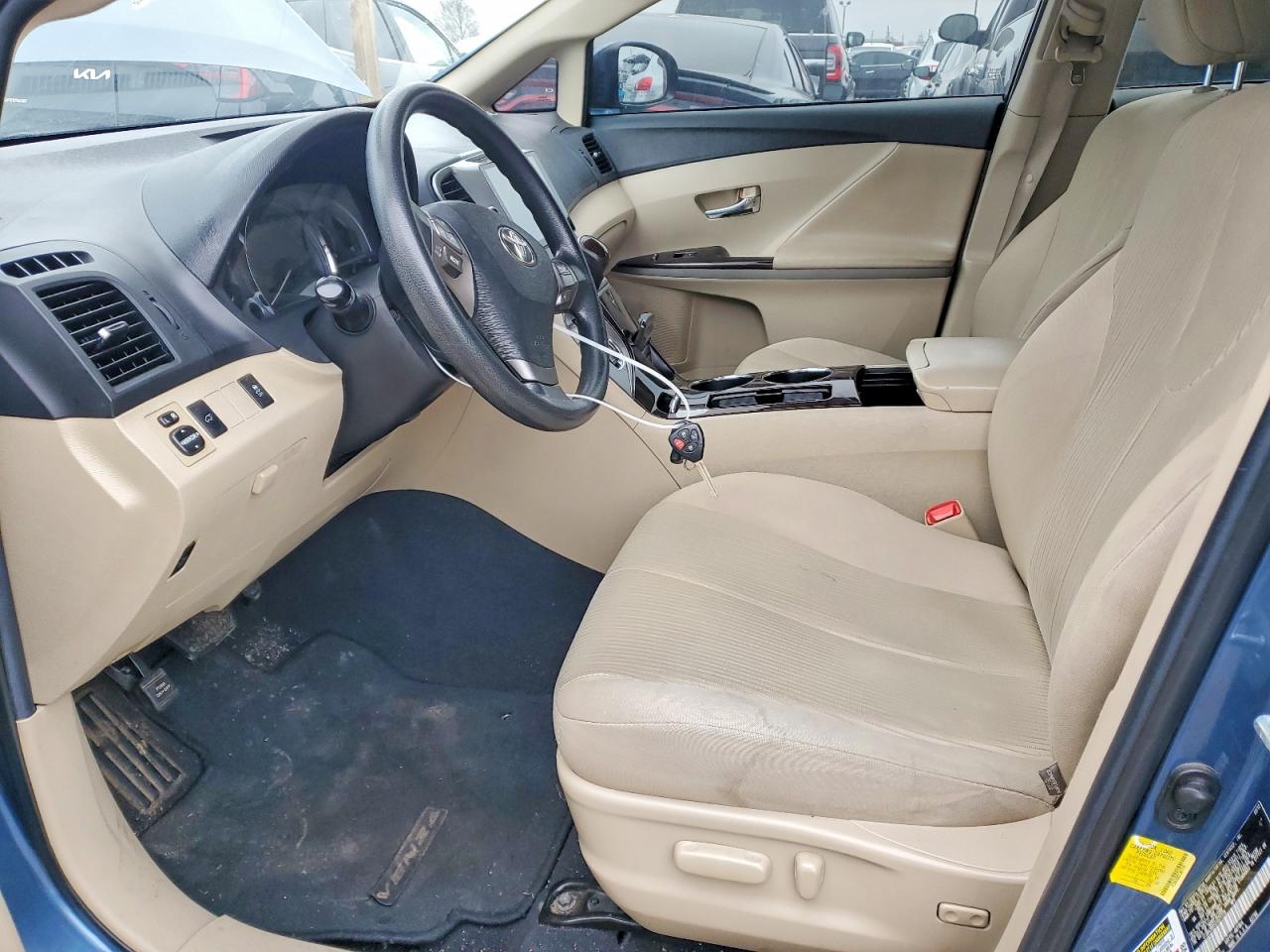 2012 TOYOTA VENZA LE photo 7