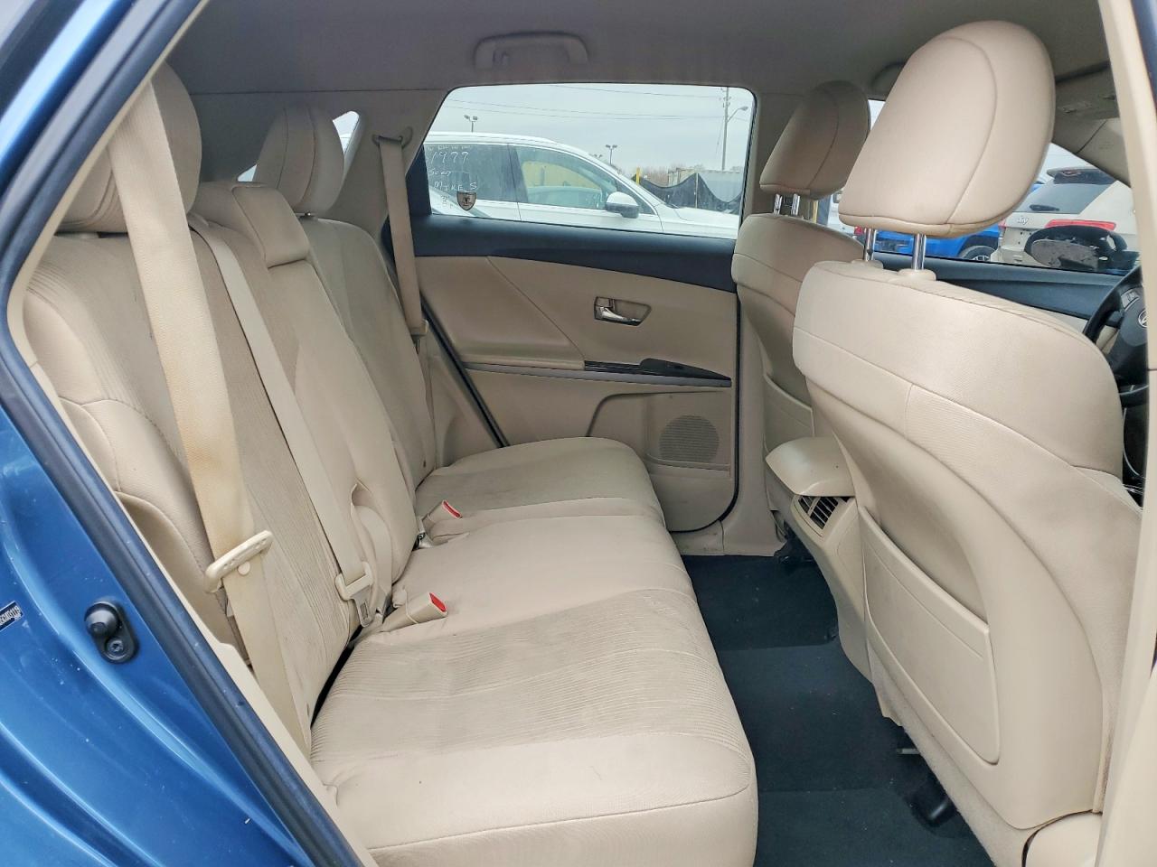 2012 TOYOTA VENZA LE photo 11