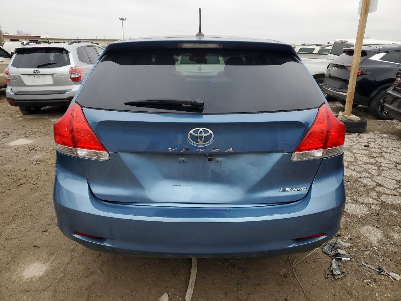 2012 TOYOTA VENZA LE photo 6