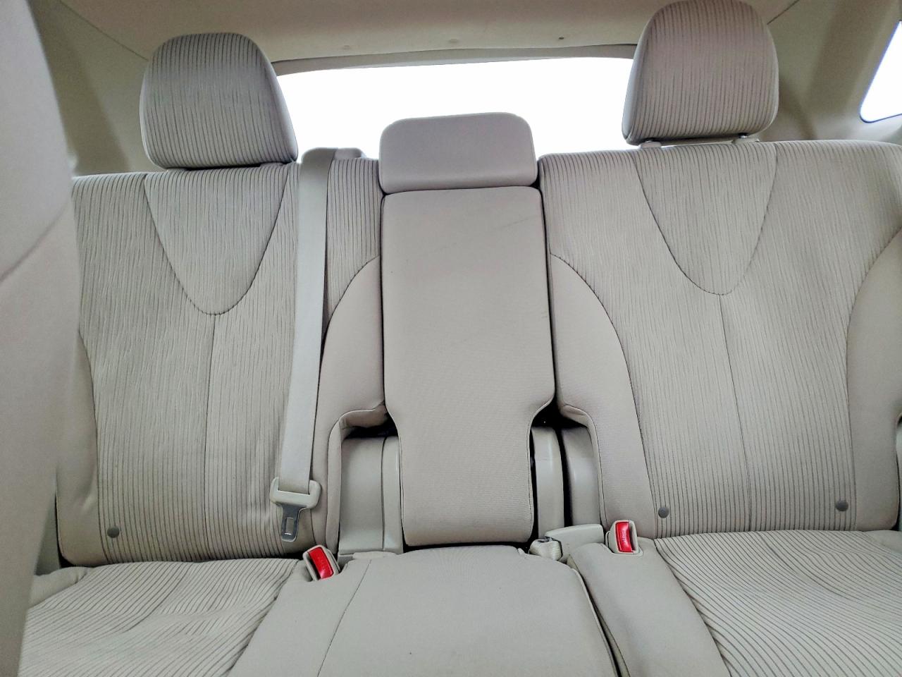 2012 TOYOTA VENZA LE photo 10