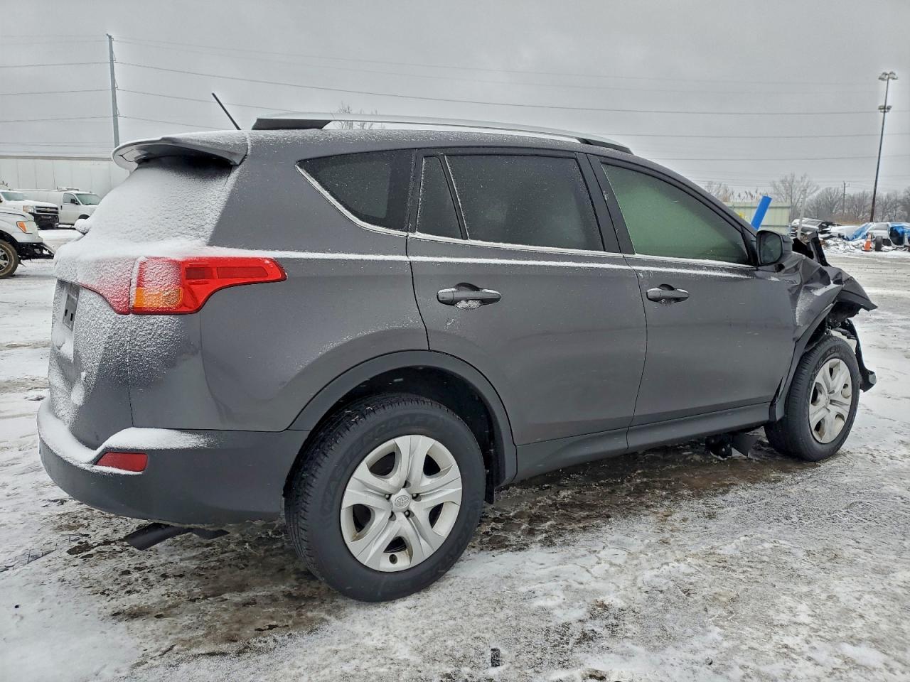 2015 TOYOTA RAV4 LE photo 3